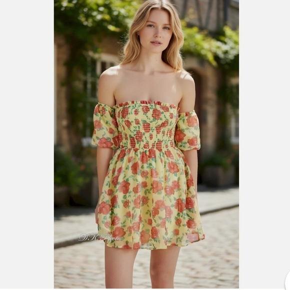 Betsey Johnson Dresses & Skirts - Betsy Johnson smocked Dress Floral Dress